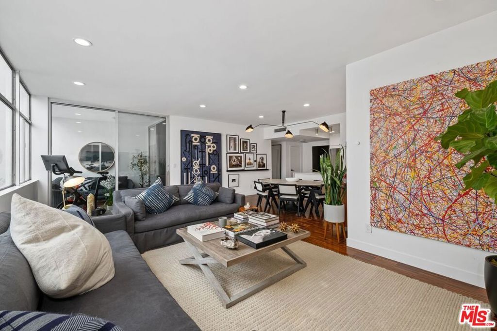 Property Photo: 7960 Selma Avenue 209 CA 90046