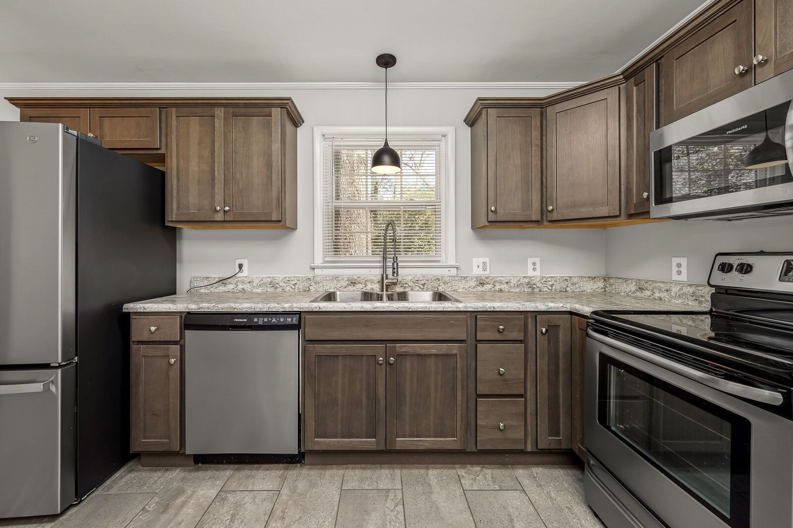 Property Photo: 600 Cumberland Ave TN 37388
