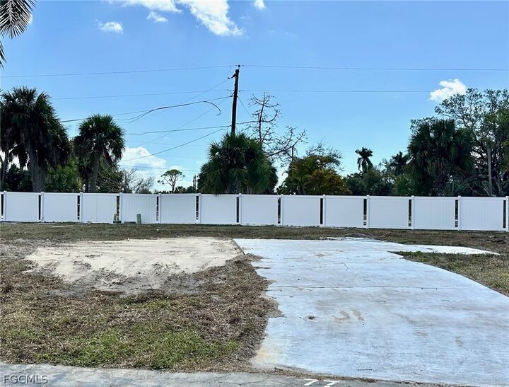 Property Photo:  77 Birch Boulevard  FL 33908 