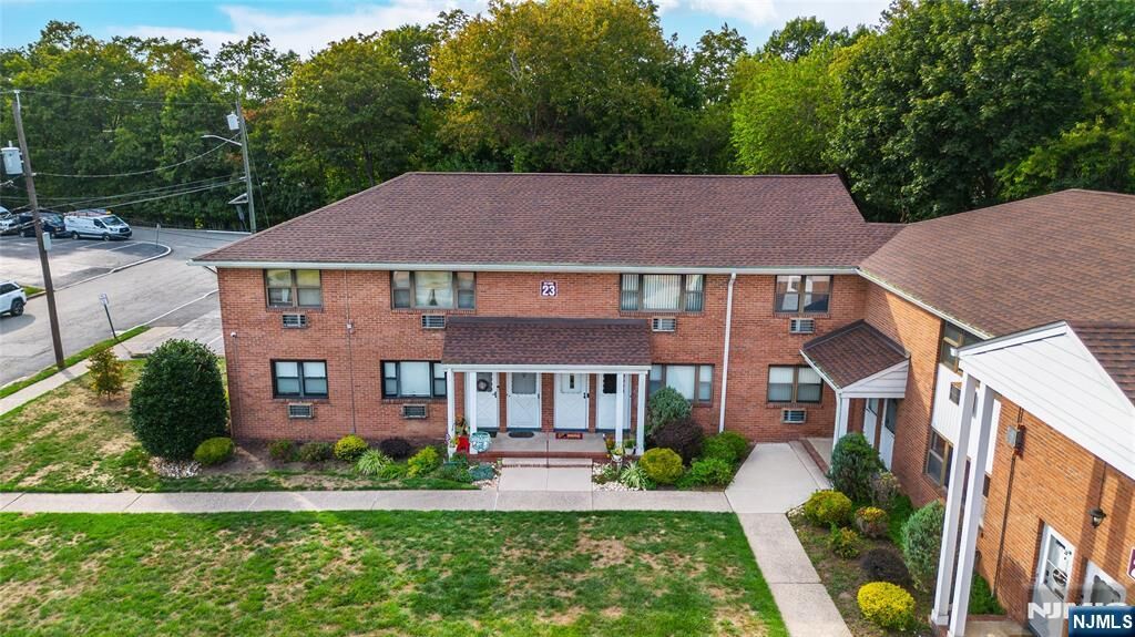 Property Photo:  23 Colonial Drive 23B  NJ 07424 