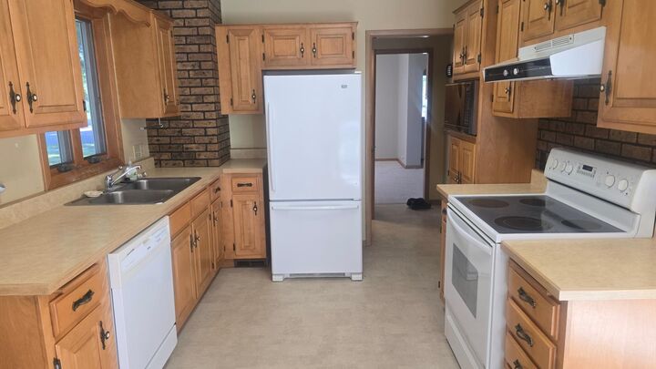 Property Photo: 180 3rd Avenue NE MN 56176