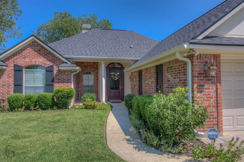 Property Photo:  2048 Sand Crest Drive  LA 71118 