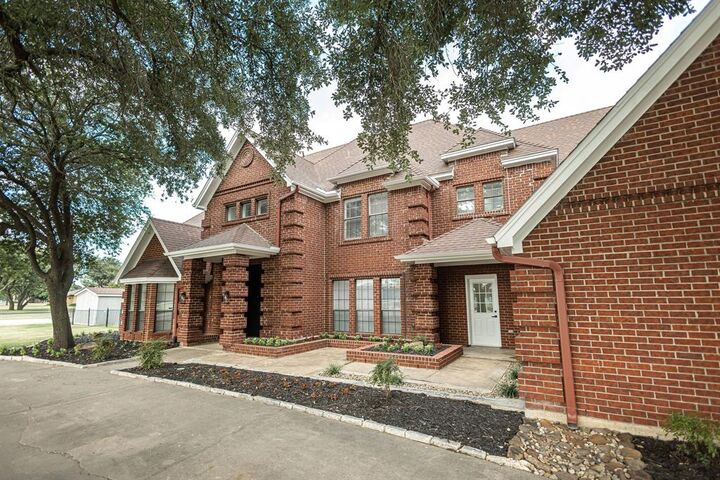 Property Photo:  13510 Willow Springs Road  TX 76052 