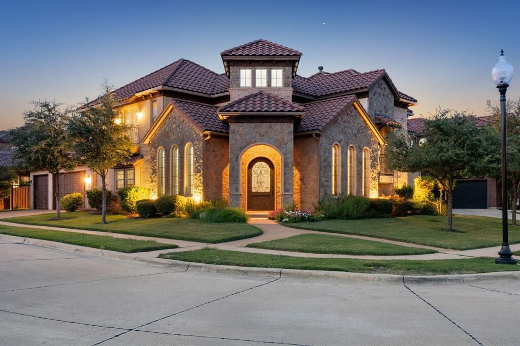 Property Photo: 1725 Adalina Drive TX 76248