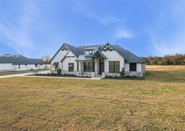 Property Photo:  189 Rio Rancho Drive  TX 76234 