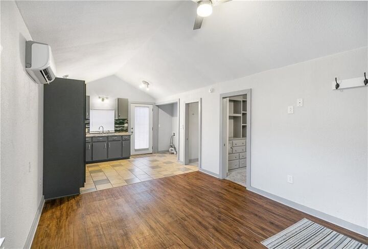 Property Photo:  1109 NE Monroe Street  AR 72712 