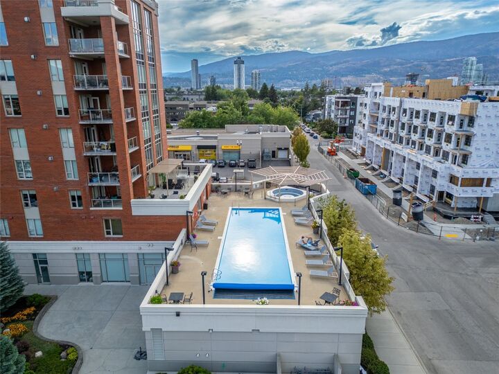 Property Photo: 1160 Bernard Avenue 712 BC V4T 2V4