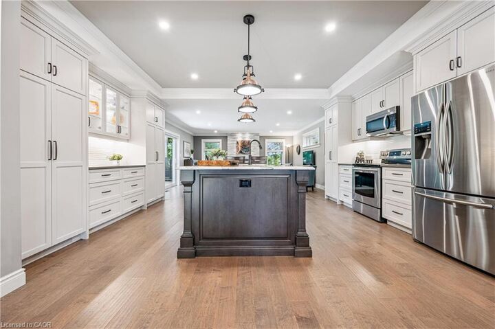558 Elm Ridge Place  Waterloo ON N2L 4P7 photo