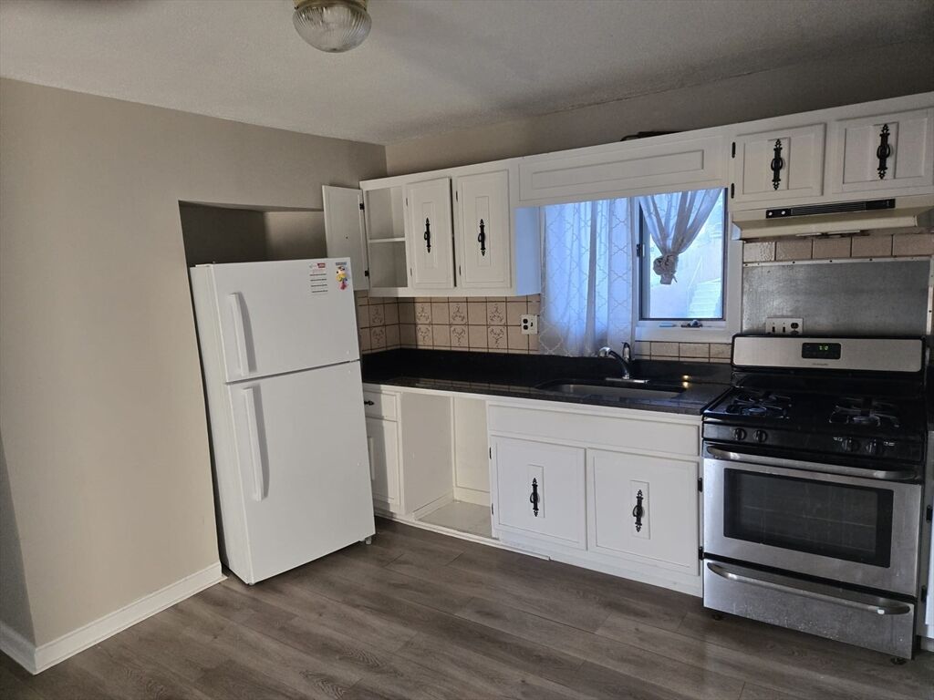 Property Photo: 19 Halford Place 2 MA 01902