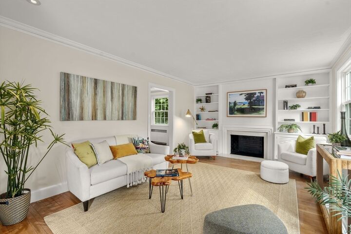 Property Photo:  11 Grayson Ln  MA 02462 