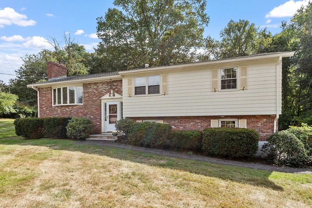 Property Photo:  4 Mansfield Drive  MA 01824 