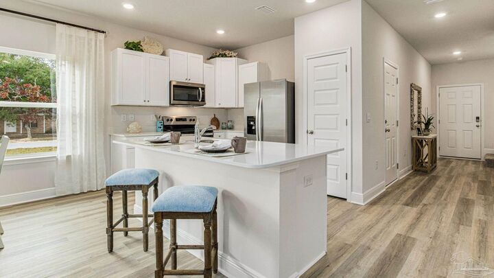Property Photo:  2479 Cliff Hollow Cir  FL 32563 