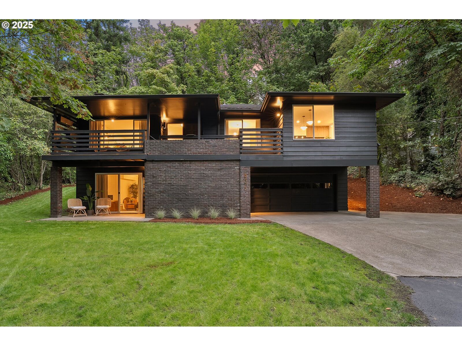 Property Photo:  8475 SW Canyon Ln  OR 97225 