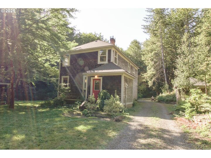 92976 Deadwood Creek Rd  Deadwood OR 97430 photo