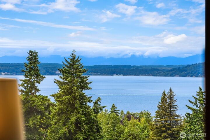 Property Photo:  19212  94th Avenue W  WA 98020 