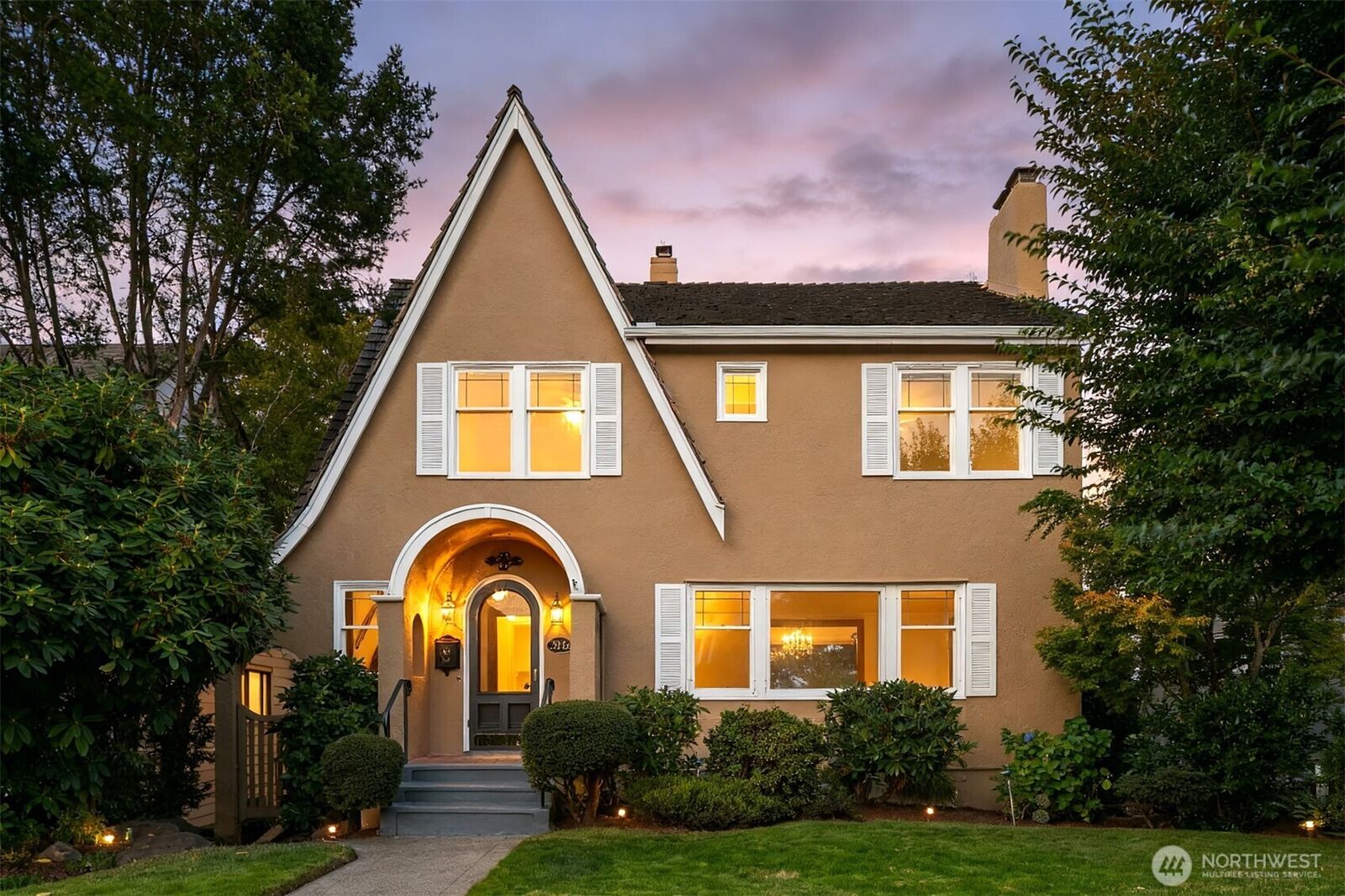 Property Photo:  3832  48th Avenue NE  WA 98105 