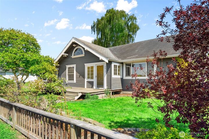 Property Photo:  2812  Nome Street  WA 98225 