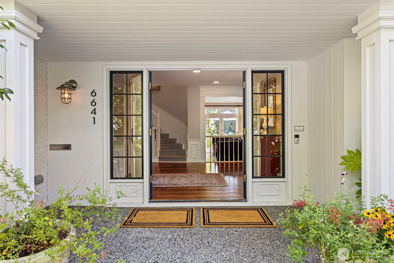 Property Photo: 6641 NE Windermere Road WA 98115