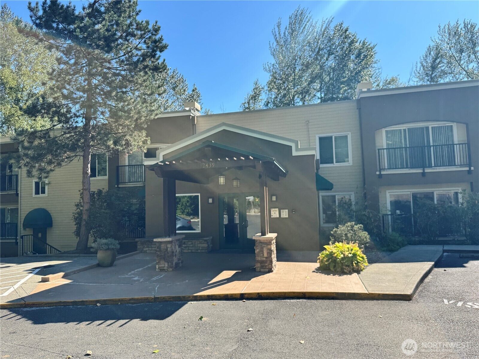 Property Photo:  12439 NE Totem Lake Way 202  WA 98034 