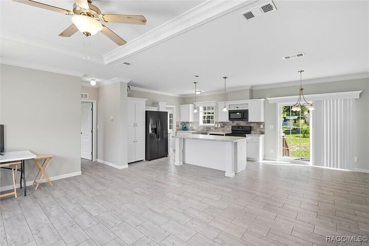 Property Photo:  8054 E Shetland Lane  FL 34436