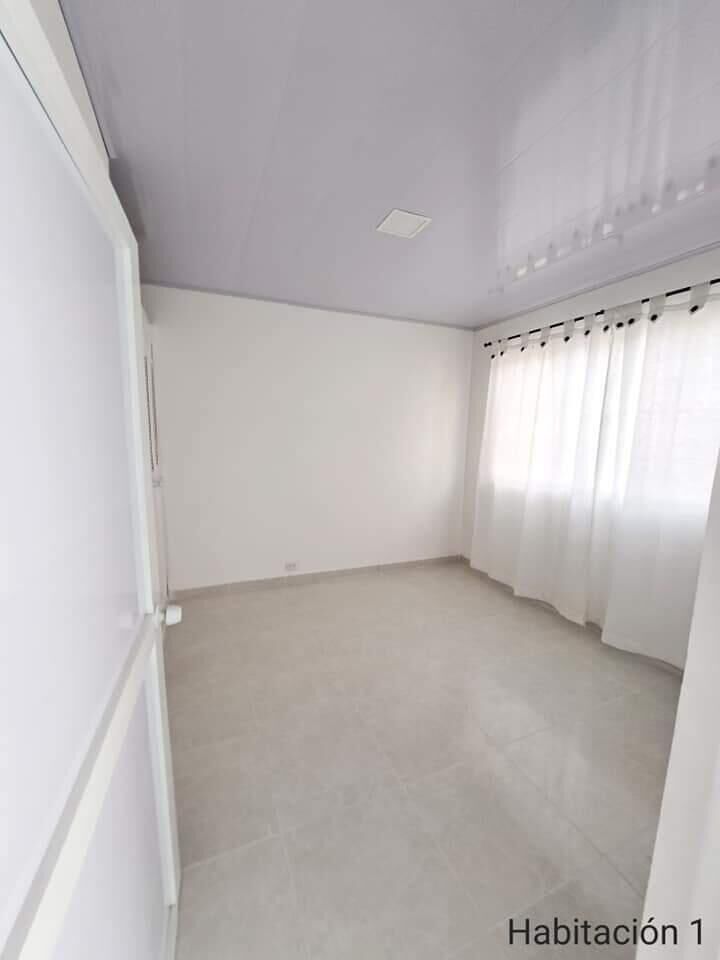 Property Photo:  2 Cra. 2 Bis B 2847  OU 00000