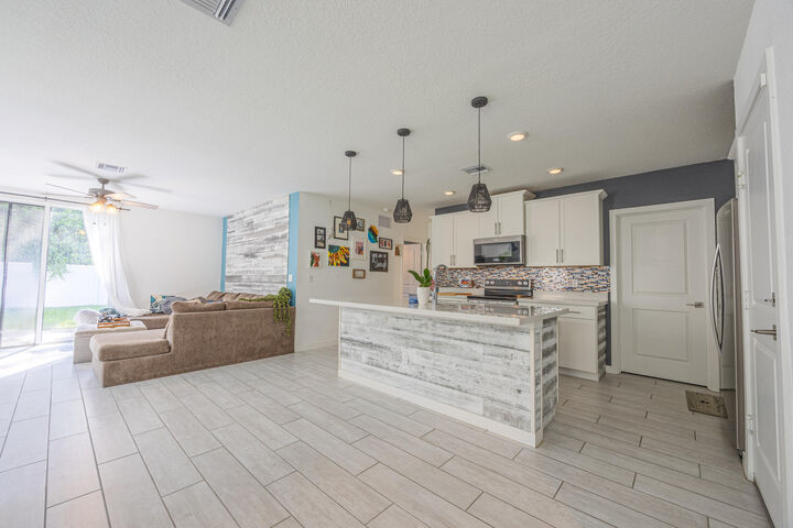 Property Photo:  2460 Timber Forest Drive  FL 33415 