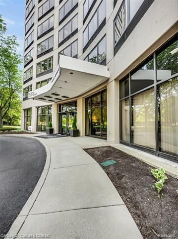 Property Photo:  5000 Town Center 2003  MI 48075 
