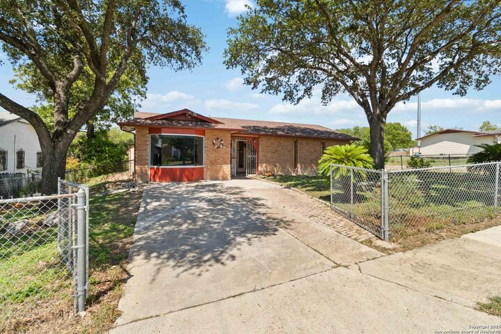 Property Photo: 5503 Hemphill TX 78228
