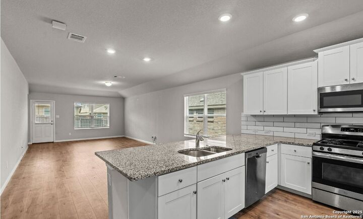 Property Photo: 6026 Akin Quay TX 78261