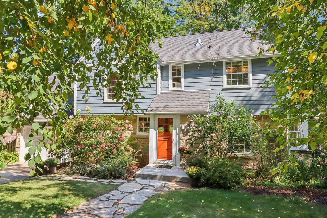 Property Photo:  725 Seneca Place  WI 53711