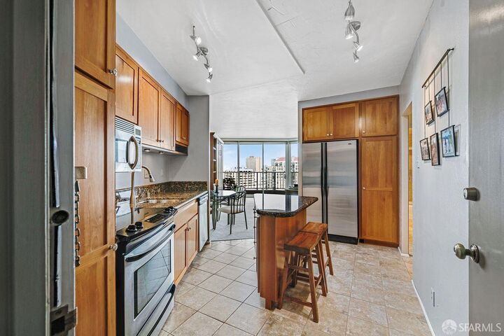 Property Photo:  1200 Gough Street 13B  CA 94109 