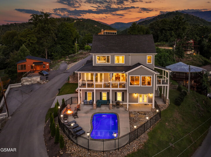 135 W Holly Ridge Road  Gatlinburg TN 37738 photo