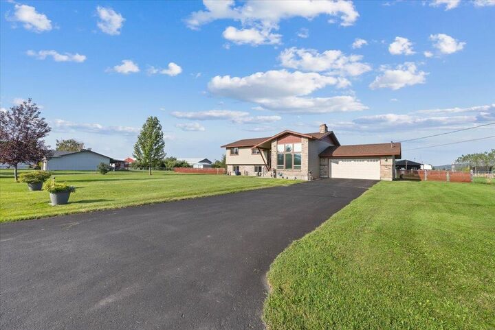 Property Photo:  3705 N Stevenson Rd  WA 99027 