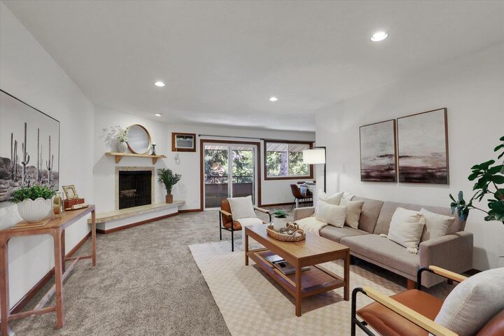 Property Photo:  1002 W 7th Ave 301  WA 99204 