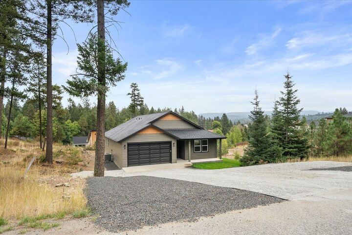Property Photo:  816 N Ashenfelter Bay Rd  WA 99156 