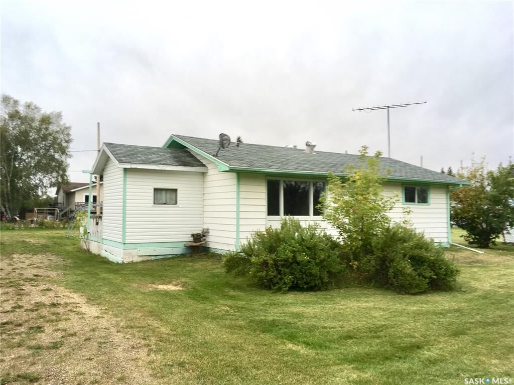 Property Photo:  113 1st Street W  SK S0J 2J0 