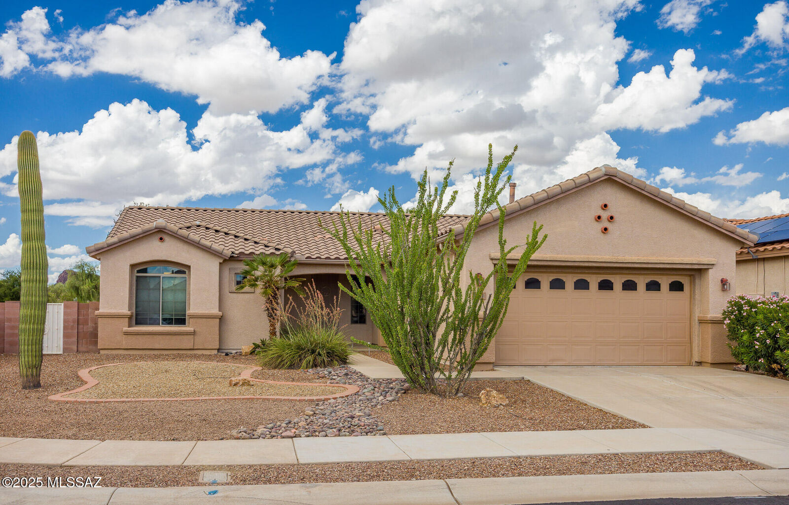 Property Photo:  7524 W Suncatcher Drive  AZ 85743 