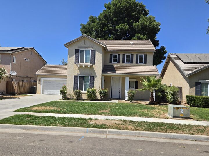 Property Photo:  816 W Loyola Avenue  CA 93277 