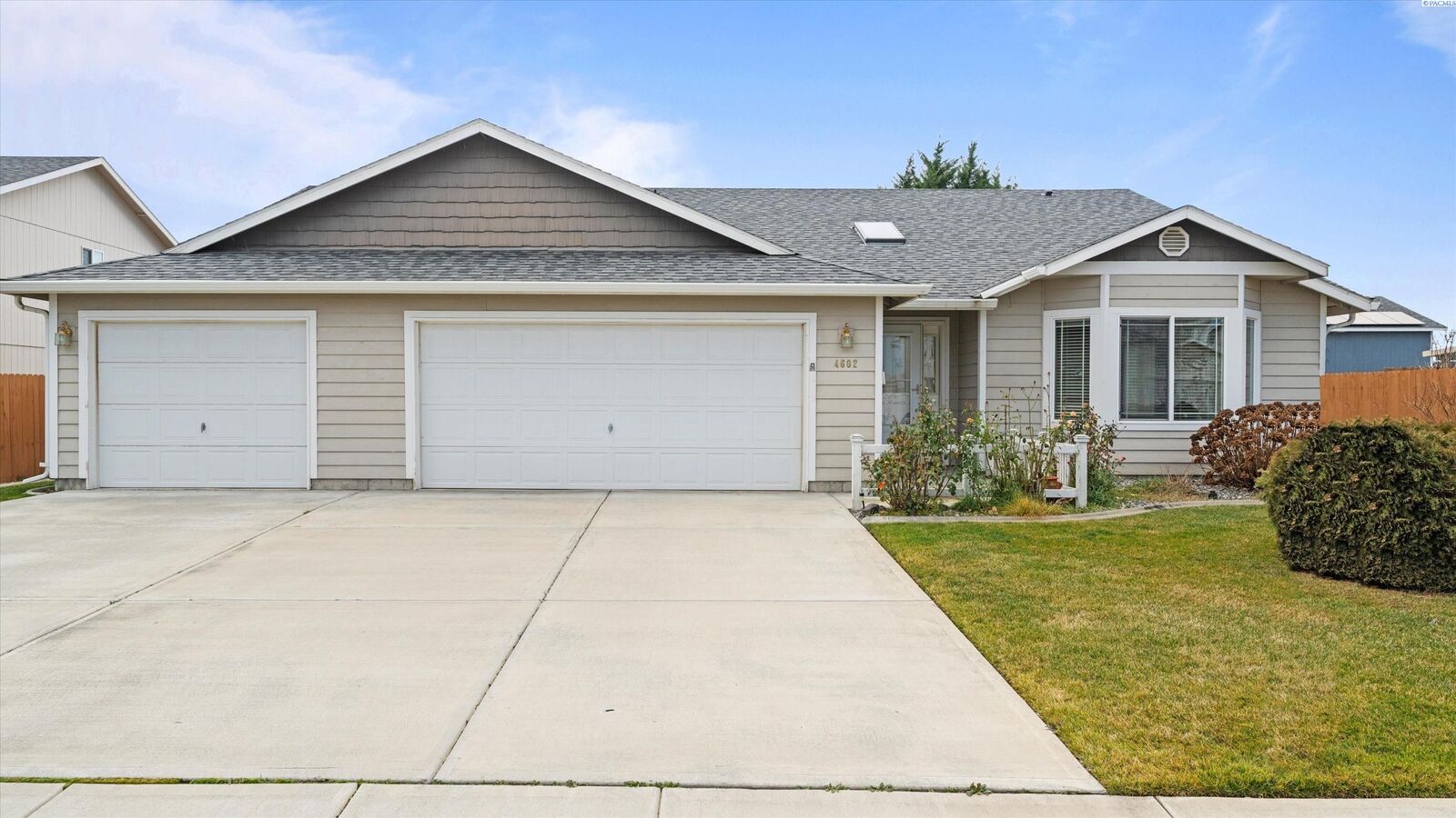 Property Photo:  4602 Campolina Ln.  WA 99301 