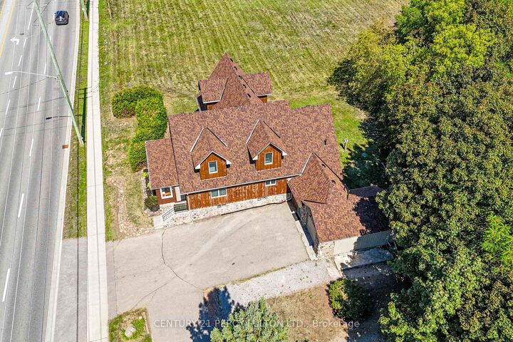 Photo de la propriété:  925 Harmony Road N  ON L1K 3E2 