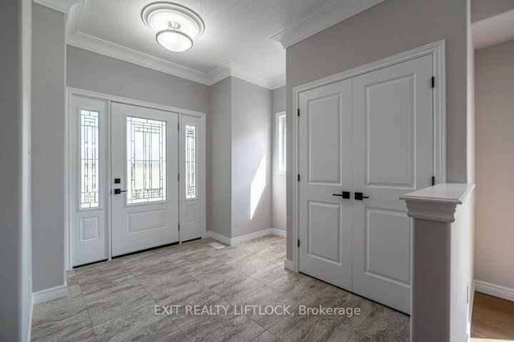 Property Photo:  9 Keeler Court  ON K0L 2V0 