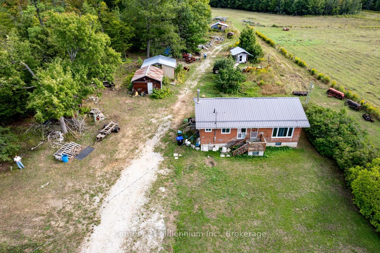 Property Photo: 6989 Con B/C Road ON L3V 0K7