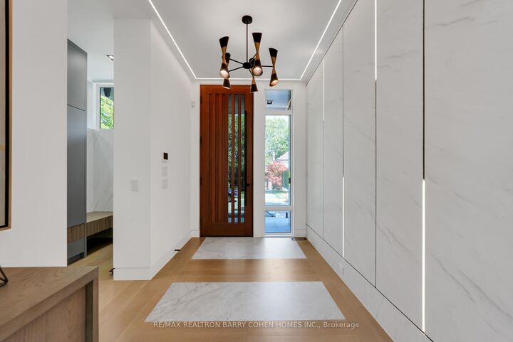 Property Photo:  52 Elmsthorpe Avenue  ON M5P 2L7 