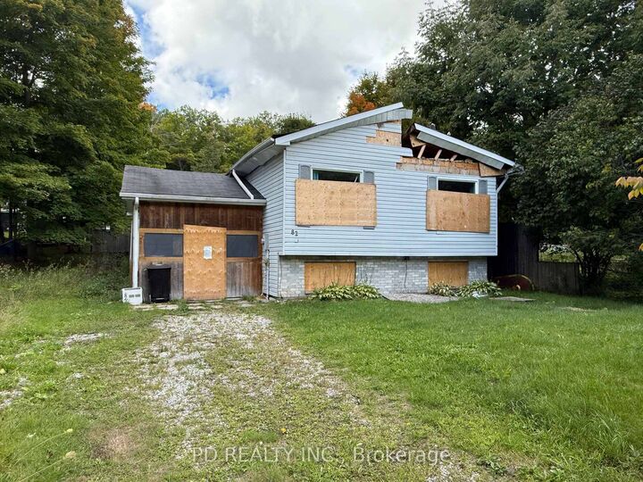 82 McArthur Drive  Penetanguishene ON L9M 1W9 photo
