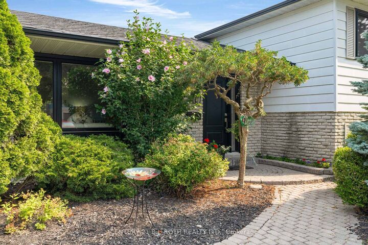 Property Photo:  50 Belcourt Avenue  ON L4M 4E4 