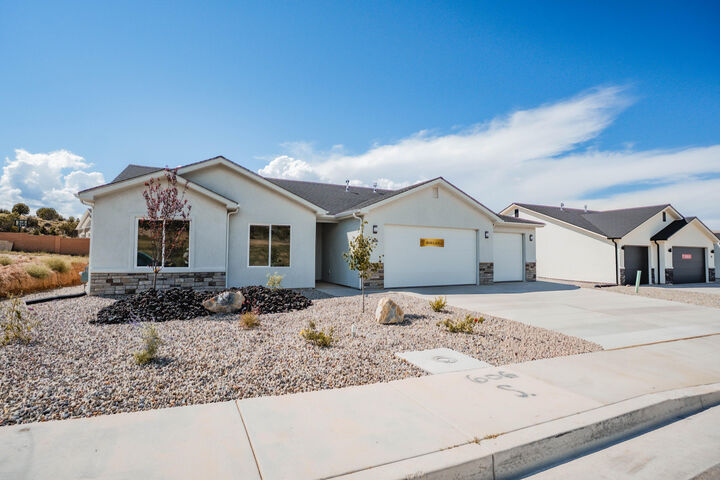 Property Photo:  606 S Foundation Trail Trail  UT 84720 