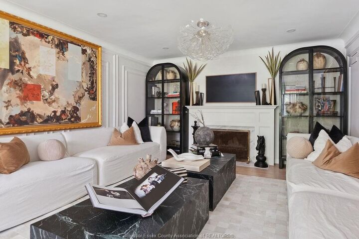 Property Photo:  2035 Willistead Crescent  ON N8Y 1K6 