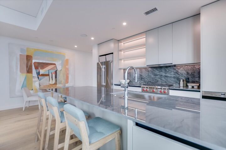 Property Photo:  610 Davis Street 2502  TX 78701 