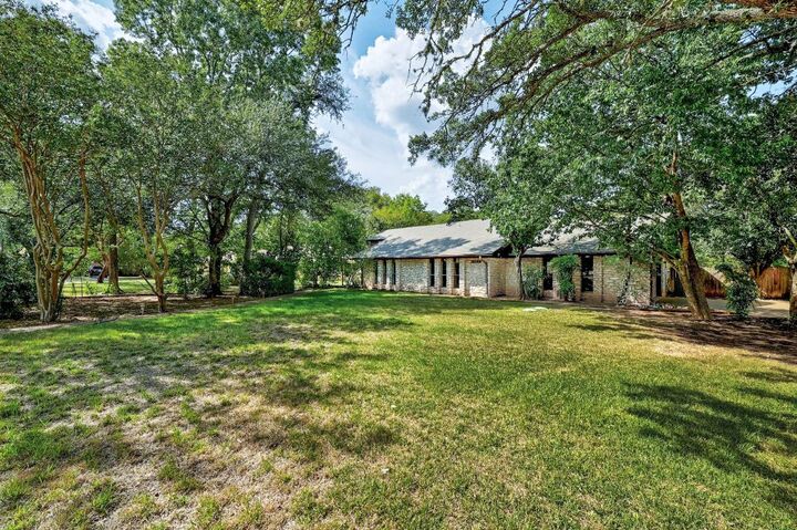 Property Photo:  3402 Split Rock Trail  TX 78739 