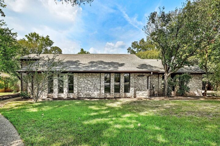 Property Photo:  3402 Split Rock Trail  TX 78739 